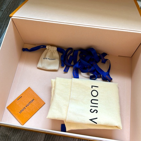 Sold‼️ Authentic Louis Vuitton Speedy Bandouliere 30 - Picture 13 of 14